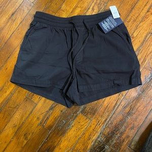 Brand new black Gap shorts